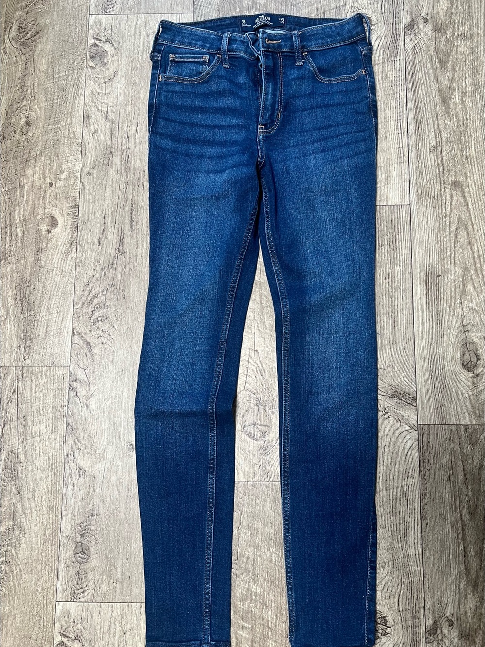 Hollister Deep Indigo Skinny Jeans Size 3 but fit like a size 2